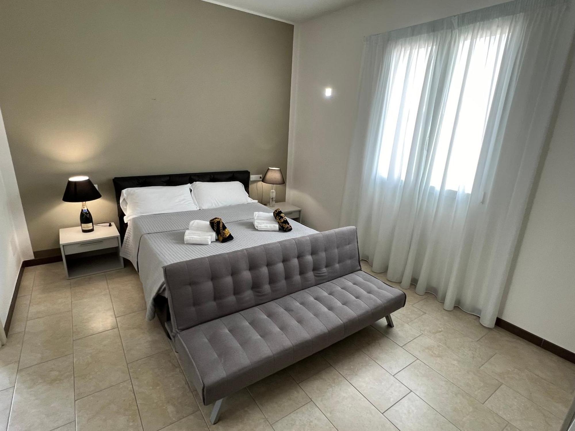 Dubaibeachotel Llido Degli Estensi Esterno foto