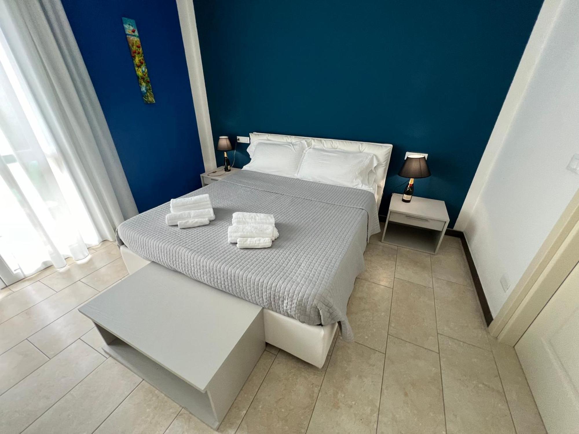 Dubaibeachotel Llido Degli Estensi Esterno foto